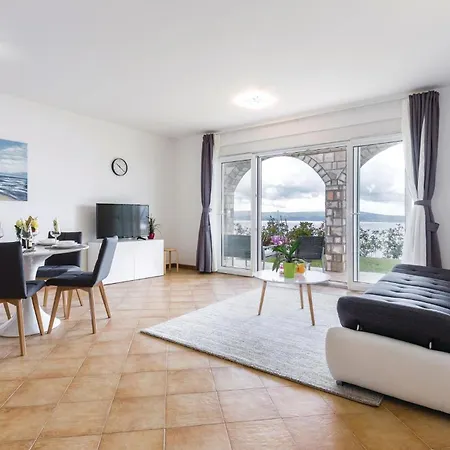 Cozy In With House Sea View
