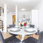 2 Bedroom Cozy In * Crikvenica