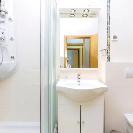 2 Bedroom Cozy In * 茨里克韦尼察