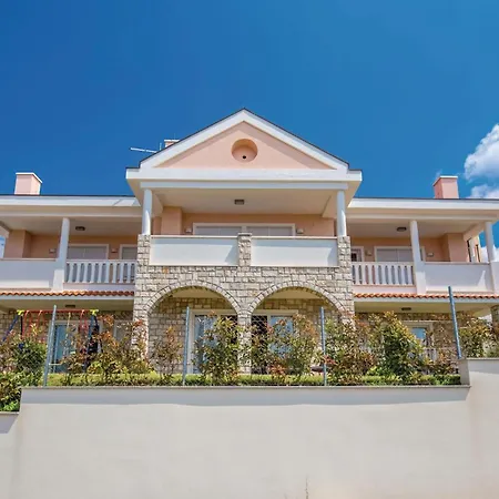 Cozy In With House Sea View